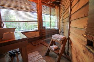 Diseño Arquitectónico y Hot Tub en el bosque - 8