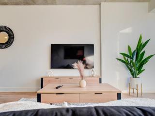 Modern 1BR Griffintown Montréal Apt - Bell Centre - 6