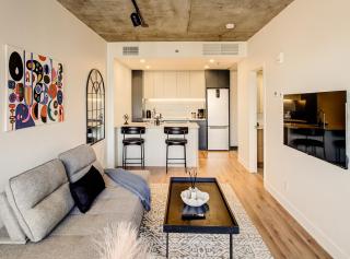 Elegant 1BR Montréal - Steps from Old Port - 8