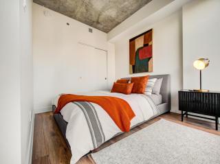 Elegant 1BR Montréal - Steps from Old Port - 3