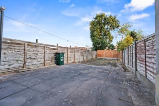 3-Bed Coventry Home, Free Parking, Near CBS Arena - 9