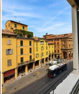 Nettuno Boutique Stay - Historic centre Bologna - 7