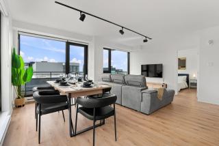 Warm & Stylish 2BR - Montreal Getaway - Sleeps 6 - 6