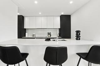Warm & Stylish 2BR - Montreal Getaway - Sleeps 6 - 3