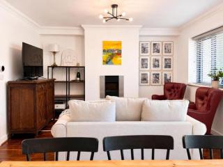 3 Bedrooms with Garden, The Coast, Dublin - 6