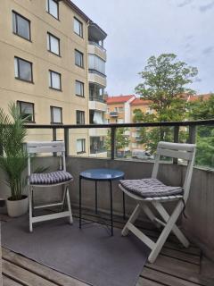 Stylish 1BR Apartment with Private Sauna & Balcony - 9