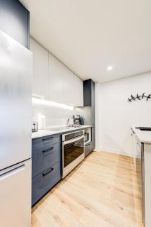 Chic 1BR Montréal - Steps from Bell Centre - 8