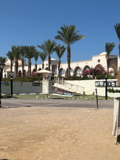 Beachfront luxury Palm Beach Piazza Private Beach Sahl Hasheesh - 4