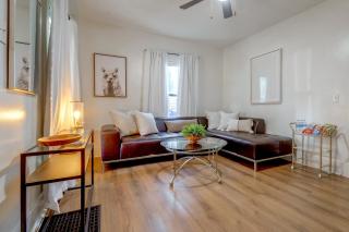 Cozy 3-Bedroom Home close to ISU & IWU, Sleeps 6 - 9