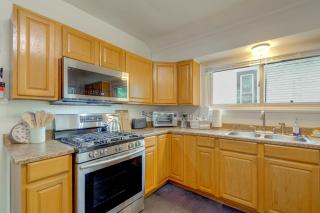 Cozy 3-Bedroom Home close to ISU & IWU, Sleeps 6 - 5