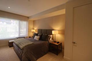 All-Suite Ski-In Ski-Out Penthouse - Pool Hot Tub & Mountain-View Balcony - 2