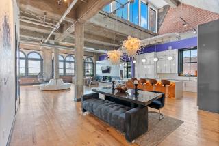Stylish Downtown Penthouse Views ABODEbucks - 0