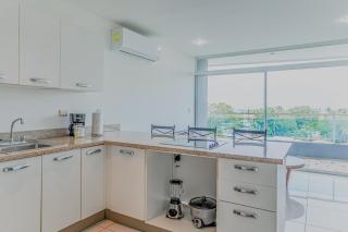 Ocean-View Stay, El Roble Marina & Pool Access - 5