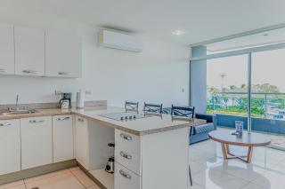 Ocean-View Stay, El Roble Marina & Pool Access - 4