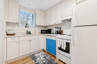 Cozy Reston Basement Suite - 5