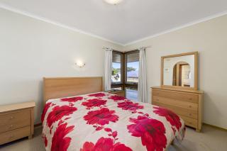 SeaEsta Room for all the Family - BYO Linen - Apollo Bay - 2