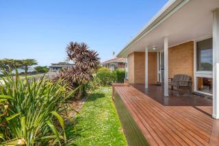 SeaEsta Room for all the Family - BYO Linen - Apollo Bay - 1