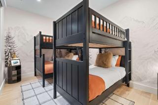 Canyons Hideaway 5BR Townhome with Hot Tub - 5