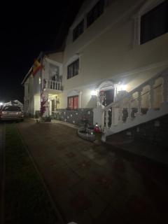 CAZARE LA ESPAÑOLA - 4