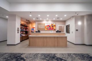 Hampton Inn & Suites Mission - 5