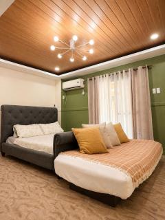 3BR with Movie Stay in Vista Mall Malolos by Casa Bella de Provence - 3