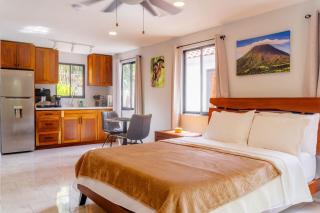 Private 1BR Retreat Queen Bed Pool Near El Coco Beach - 9