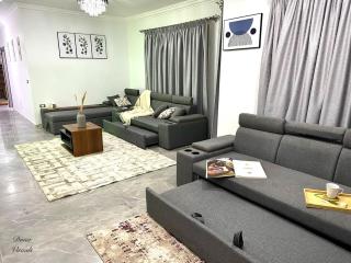 Charming 3 Beds Apartment in elegant Villa Prime Location in Shorouk City - 3
