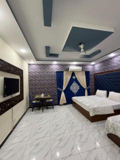 Royal Continental Guest House - 4