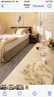 BACHOS HOTEL SULTANAHMET enjoy breakfast on the sea view terrace - 1