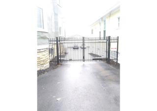 Grand Historic 2 Bedroom Apartment - 8