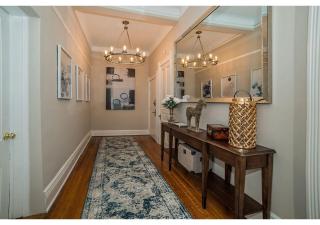 Grand Historic 2 Bedroom Apartment - 5