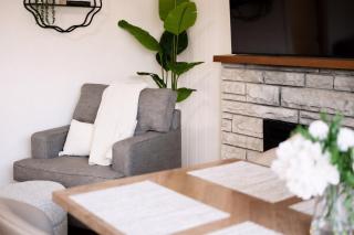 Modern 5Bdrm House, Near Airport Skytrain and Shops - 9