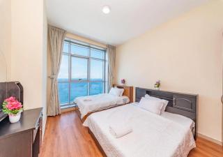 Luxurious Beachfront Modern Ocean View - 1