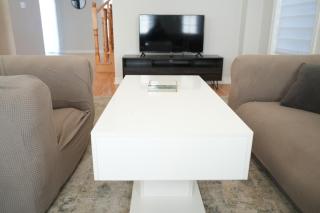Charming GTA Retreat Near Airport and Wonderland - 8