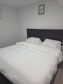 Cozy 2 bedroom basement apartment - 2