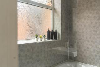 Coastal City Recharge, Contractor Base with Fast WiFi & Free Parking - Sunderland - 8