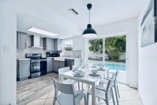 2 King Beds, Private Pool & Grill Near Beach & Springs - 6