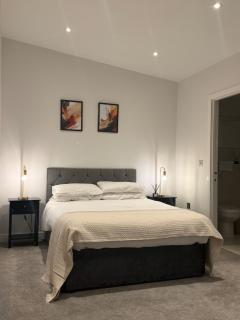 Spacious, Modern 2 Bedroom Home - 5