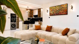 Luxury 2 Bed Apartment - 9