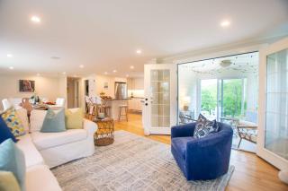 Great Chatham Location Near Beach - 7