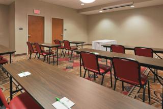 Holiday Inn Express & Suites Carbondale - University Area - 7