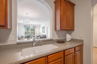 IS2-210 - 3BR apartment lake view - 4