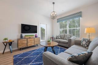IS2-210 - 3BR apartment lake view - 1