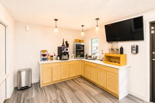 Freer Executive inn and Studios - 4