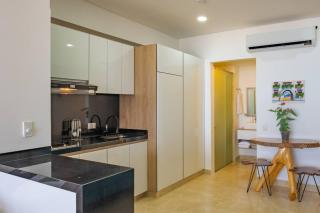 Sea View Apartment Suite with Pool, 3 min to the Airport - 9