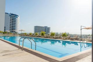 Sea View Apartment Suite with Pool, 3 min to the Airport - 4