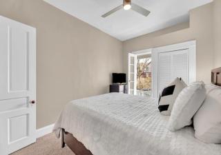 Warm and Spacious 2 Bedroom near Eden Park - 6