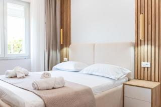 Stylish 1BR Apartment with Balcony & Self Check-in - 9