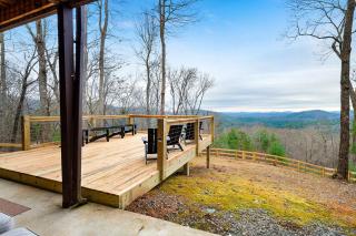 Yogis Retreat - Blue Ridge, GA - Take in Sweeping Mountain Views, Soak in the Hot Tub, and Rack Up a Game of Pool at this Cabin, - 5