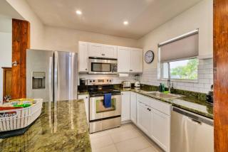7mile Beachfront! 3 bedroom family beach condo - 4